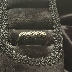 Premier Designs Carved Ring Sz.9